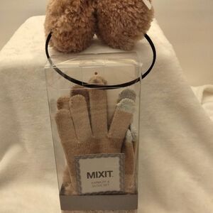 Earmuffs and glove set. Mix it. One size